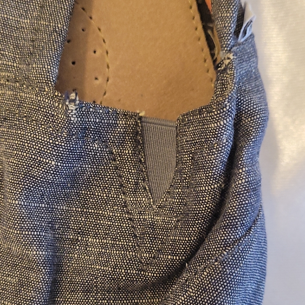 Toms Women's Gray Slip-On Shoes - Picture 7 of 7